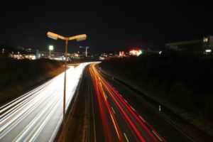 Read more about the article Czy profesjonalne oświetlenie dróg to tylko bezpieczeństwo?